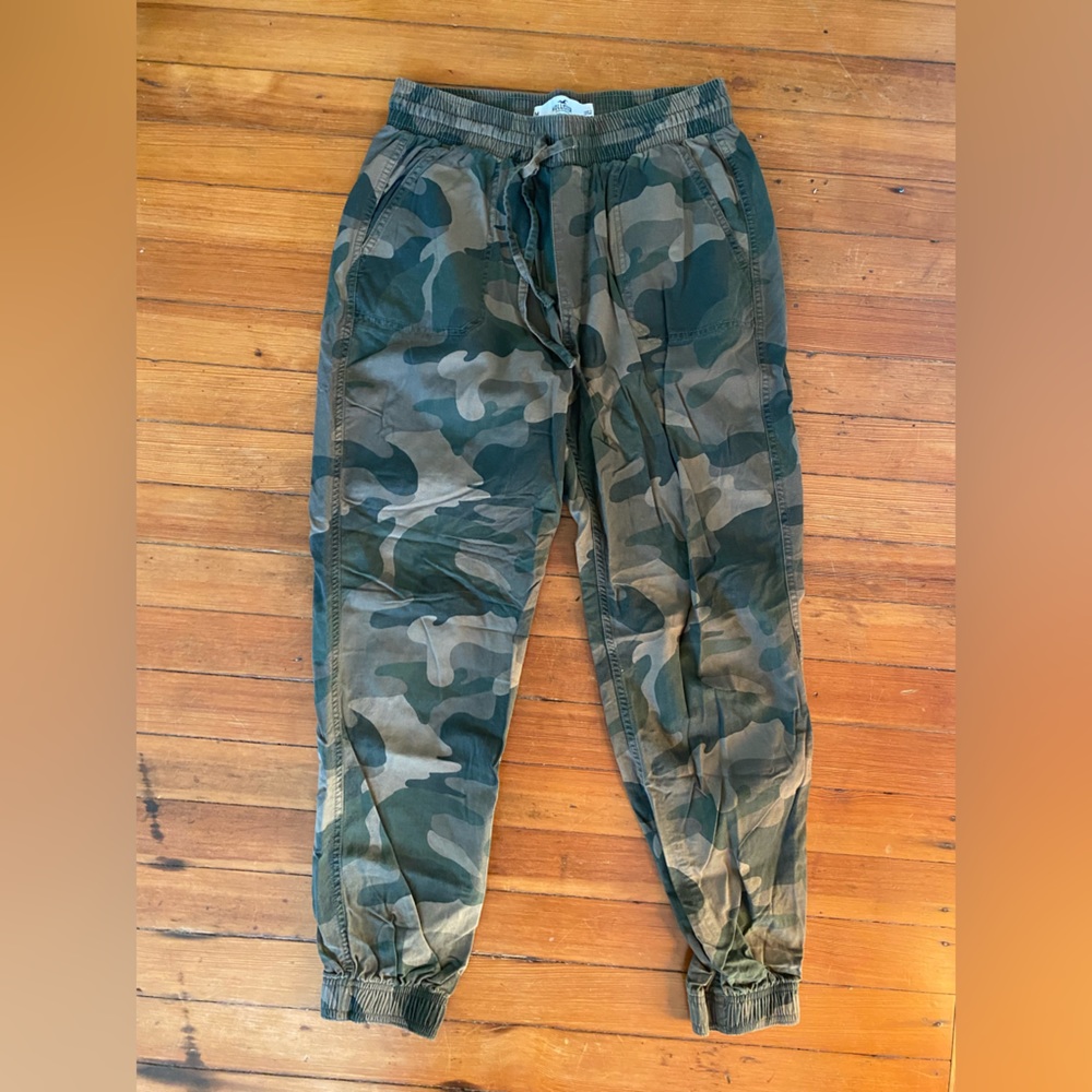 Hollister camo pants